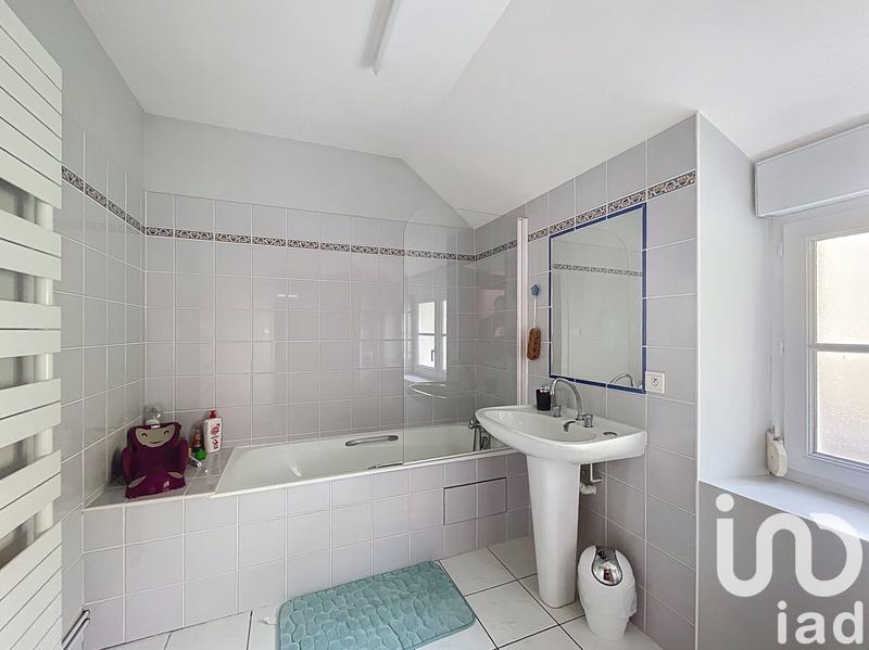 Maison - 273 m² - 10 pièces