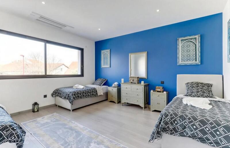 Villa - 410 m² - 8 pièces