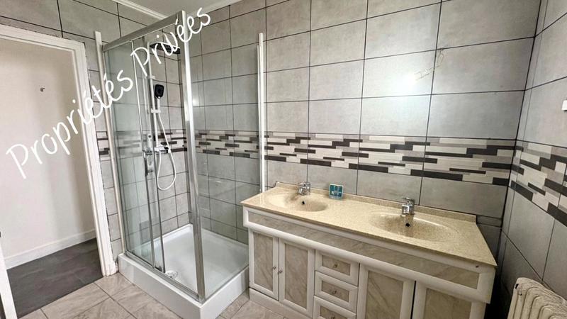 Maison - 101 m² - 7 pièces