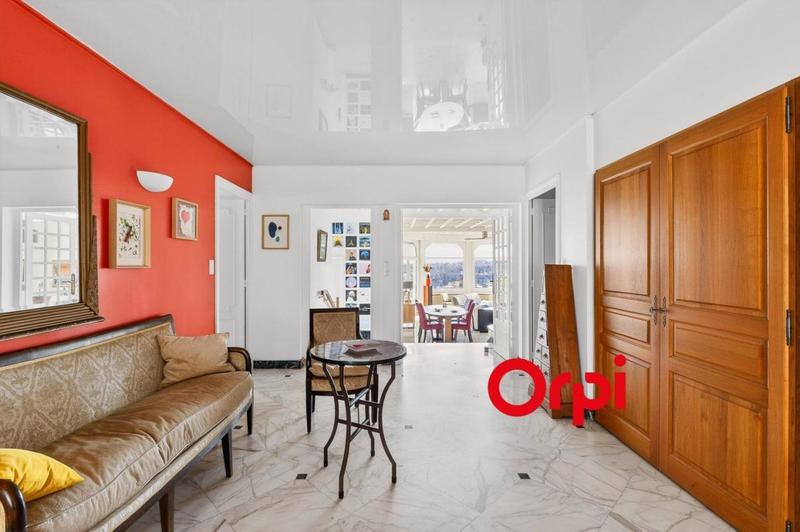 Maison - 343 m² - 6 pièces