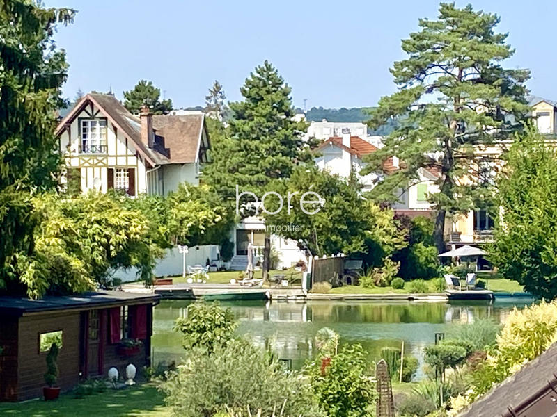 Maison traditionnelle - 179 m² - 6 pièces