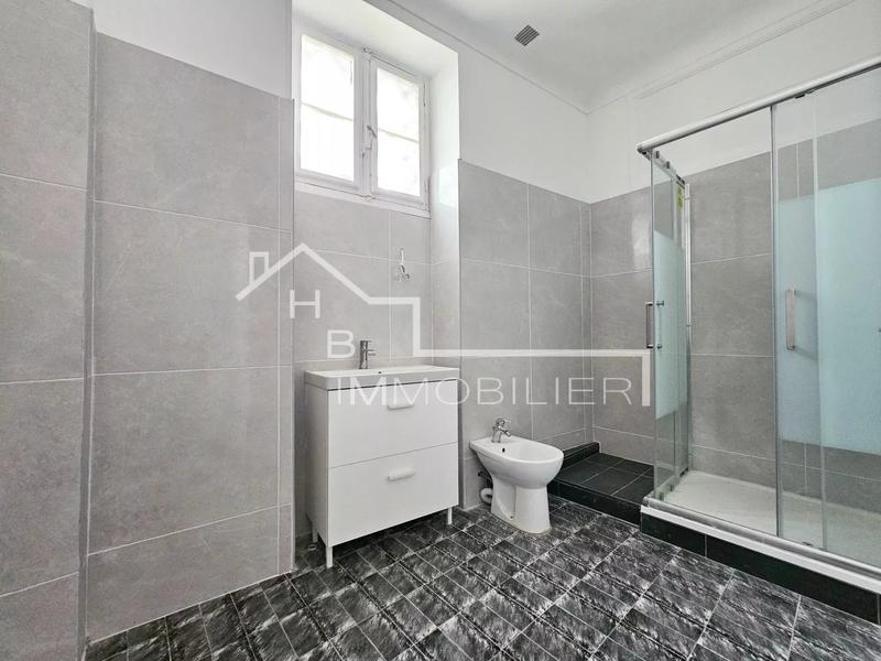 Appartement - 90 m² - 3 pièces