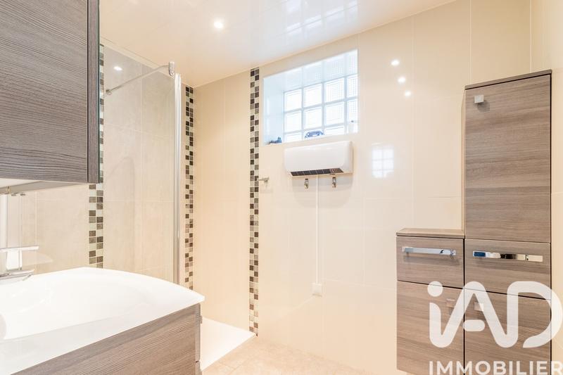 Maison - 143 m² - 8 pièces