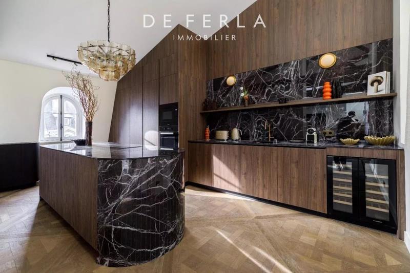 Appartement - 313 m² - 7 pièces