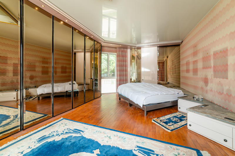 Maison - 342 m² - 8 pièces