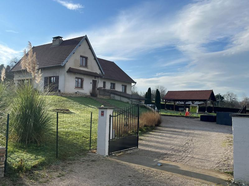 Maison traditionnelle - 186 m² - 9 pièces