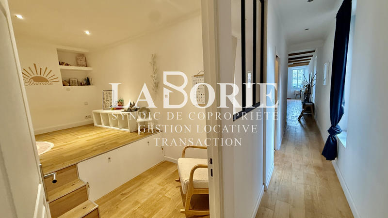 Appartement - 98 m² - 2 pièces