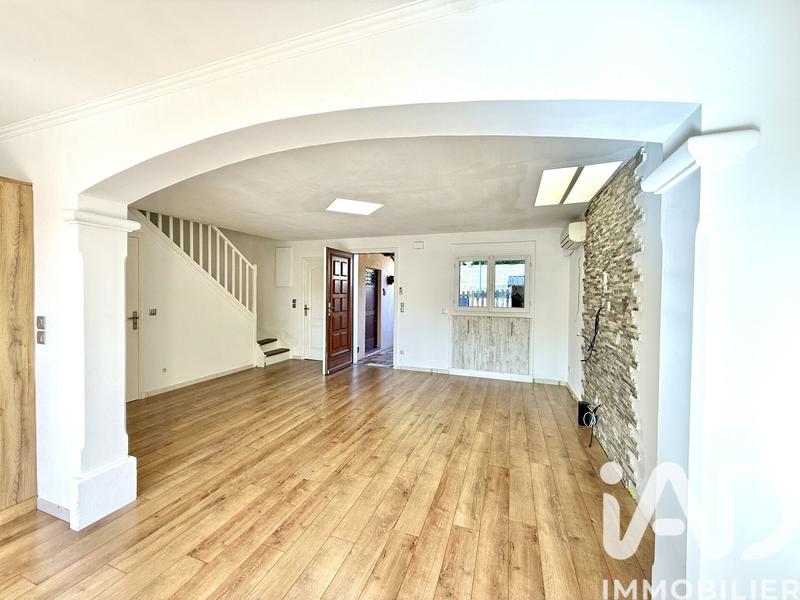 Maison - 94 m² - 5 pièces