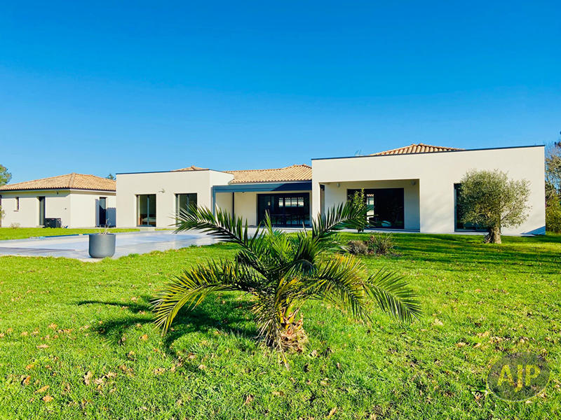 Villa - 150 m² - 4 pièces