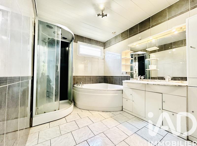 Maison - 170 m² - 6 pièces