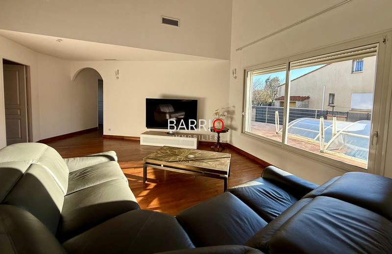 Maison traditionnelle - 181 m² - 6 pièces