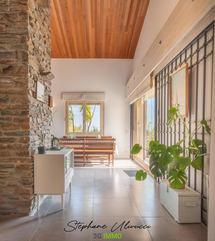 Maison d'architecte - 263 m² - 9 pièces