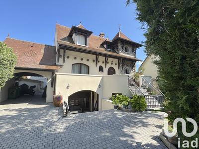 Maison - 200 m² - 8 pièces