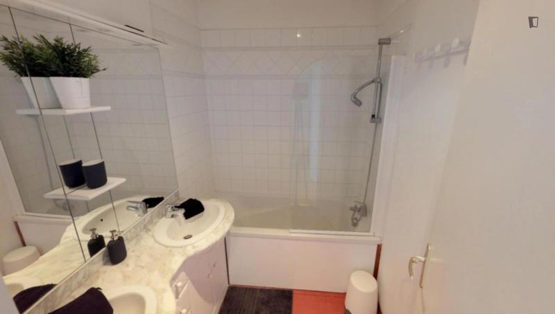 Chambre - 8 m² - 5 pièces