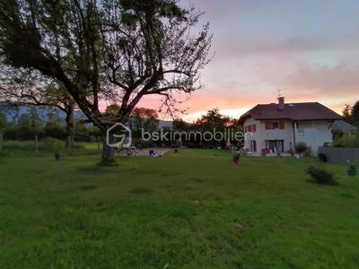 Maison traditionnelle - 165 m² - 5 pièces