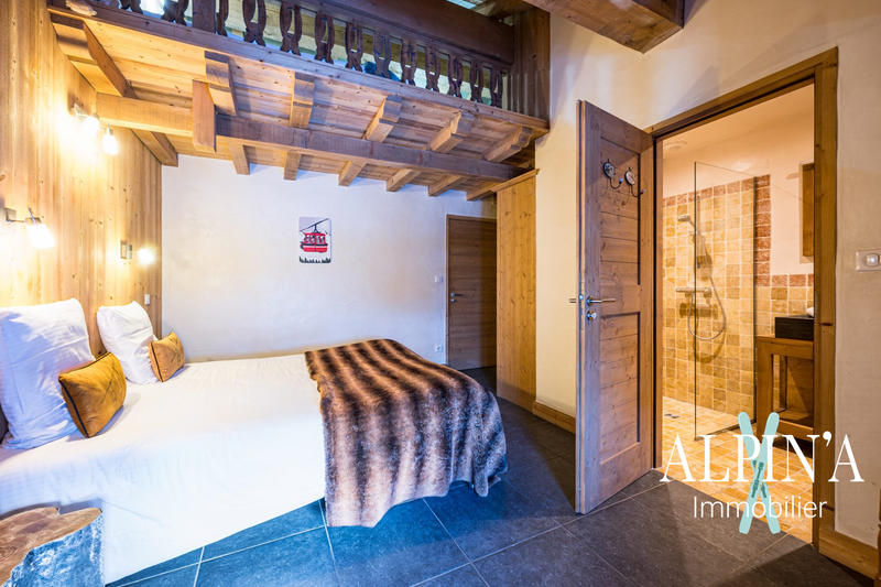 Châlet - 414 m² - 9 pièces