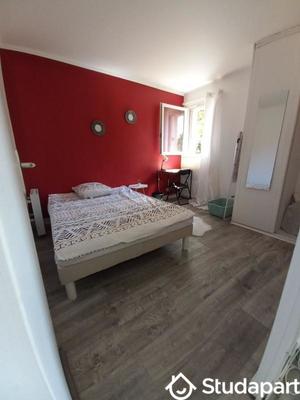 Chambre - 10 m² - 1 pièce