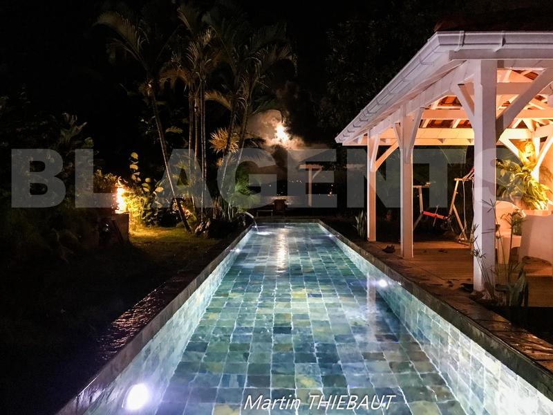 Maison - 200 m² - 6 pièces