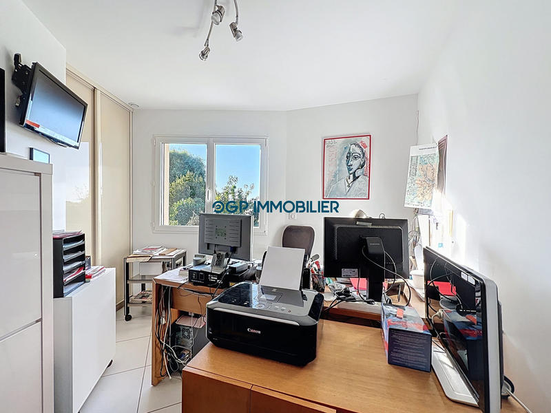 Villa - 201 m² - 6 pièces