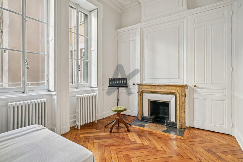 Appartement - 197 m² - 7 pièces