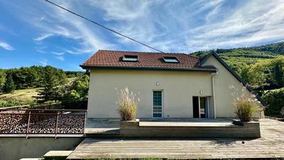 Maison - 200 m² - 7 pièces