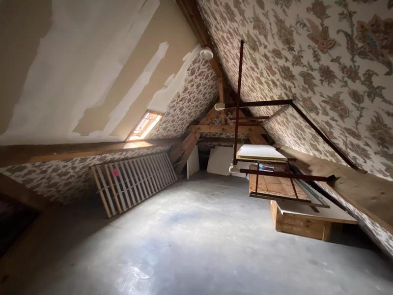 Maison - 305 m² - 6 pièces