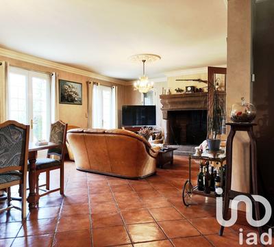 Maison - 210 m² - 6 pièces