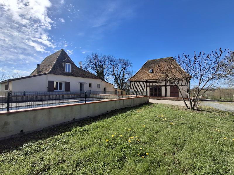 Maison ancienne - 386 m² - 18 pièces