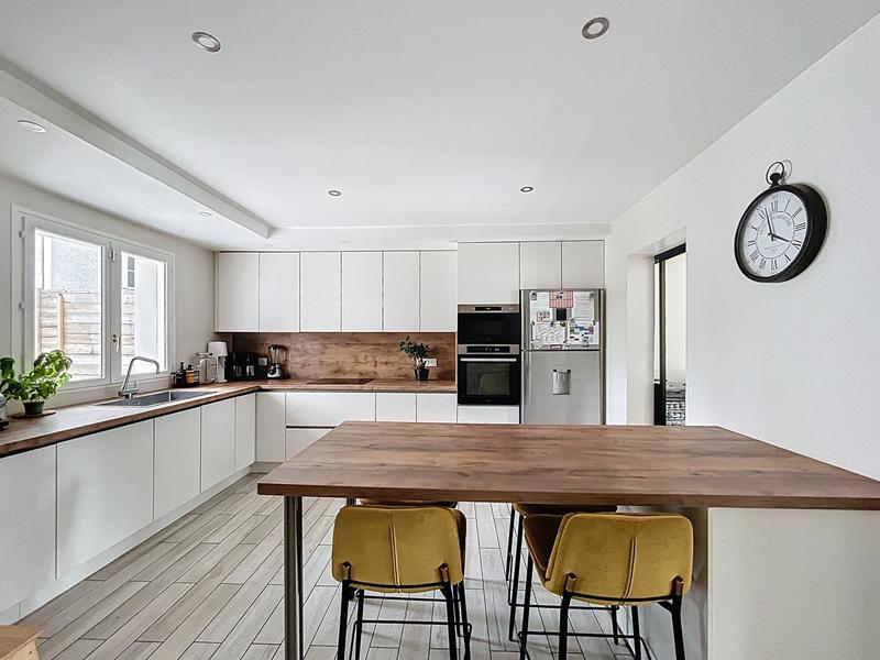 Maison - 189 m² - 7 pièces