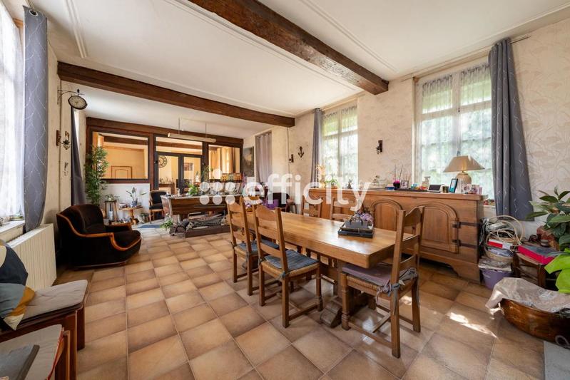 Maison - 177 m² - 12 pièces