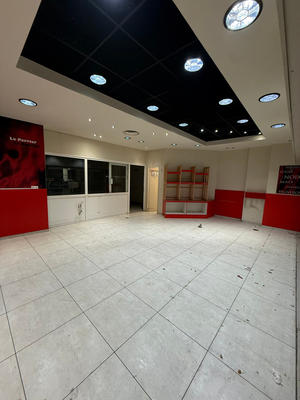 Local d'activité / Entrepôt - 426 m² - 8 pièces