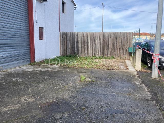 Local commercial - 133 m² - 7 pièces