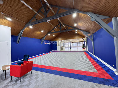 Local commercial - 776 m²