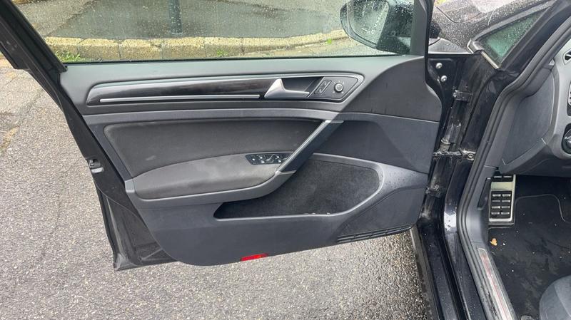 Volkswagen Golf GTi VII 2.0 Tsi 230 Dsg6 Performance - Automatique