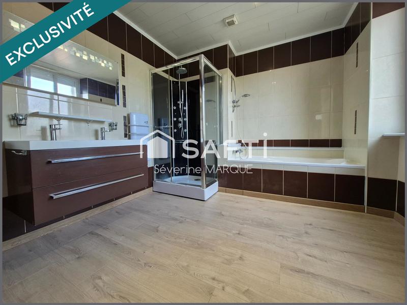 Maison - 215 m² - 9 pièces