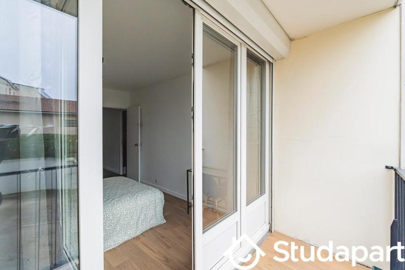 Chambre - 12 m² - 1 pièce