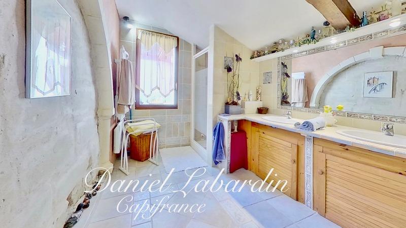 Maison - 217 m² - 6 pièces