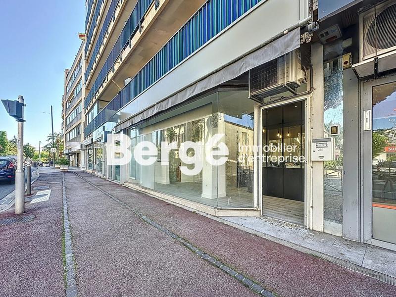 Local commercial - 124 m²