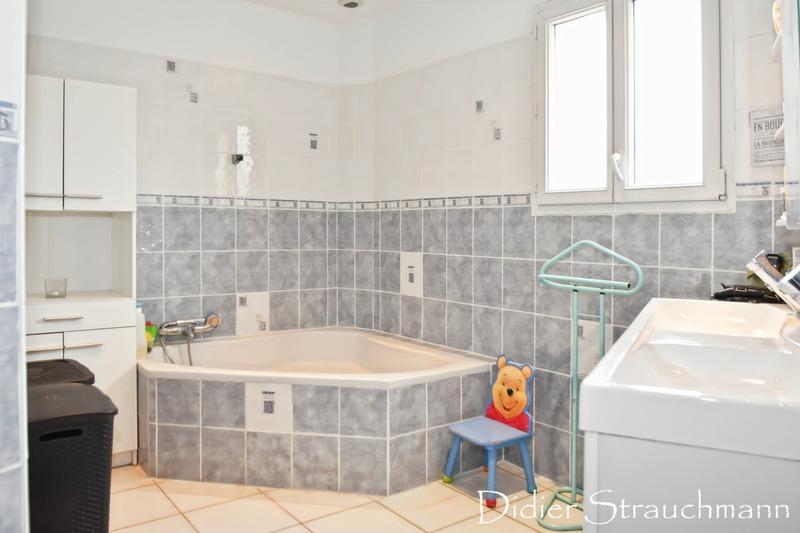 Maison - 167 m² - 6 pièces