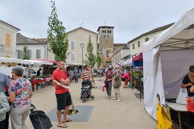 Marché traditionnel et fermier : Halles gourmandes en musique