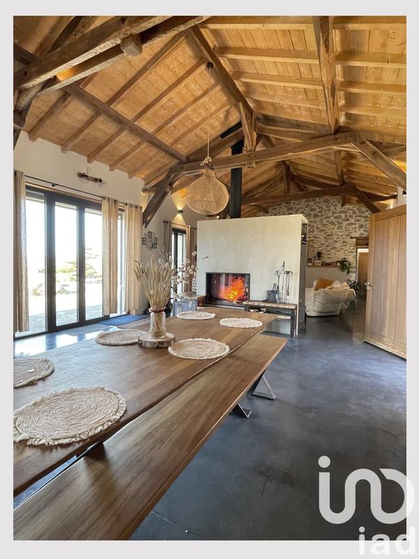 Maison - 370 m² - 7 pièces