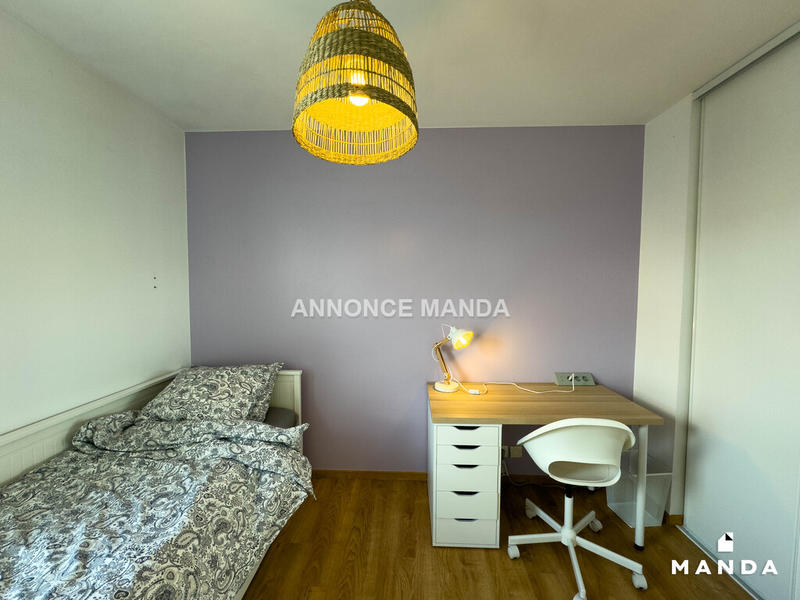 Chambre - 11 m² - 5 pièces