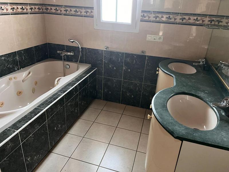 Maison - 142 m² - 5 pièces