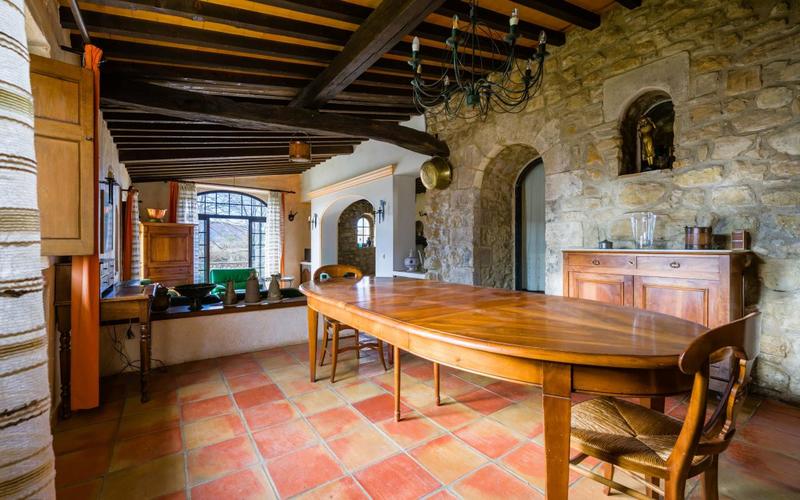 Maison en pierre - 256 m² - 8 pièces