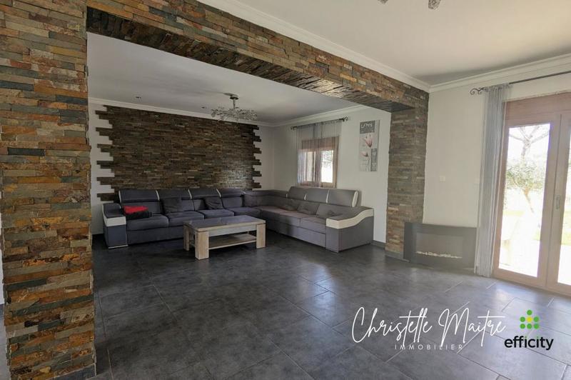 Maison - 181 m² - 6 pièces