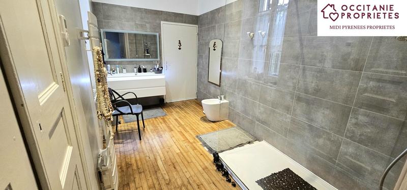 Maison de village - 242 m² - 10 pièces