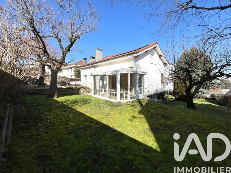 Maison - 197 m² - 7 pièces