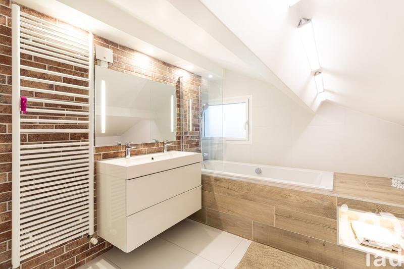 Maison - 170 m² - 7 pièces