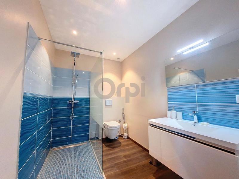 Propriété - 262 m² - 5 pièces