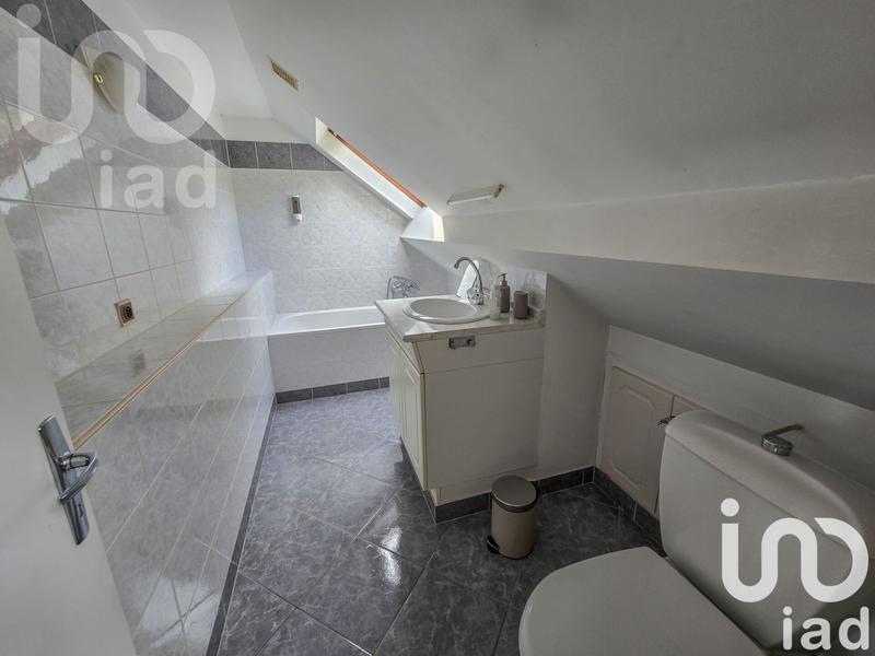 Maison - 240 m² - 7 pièces